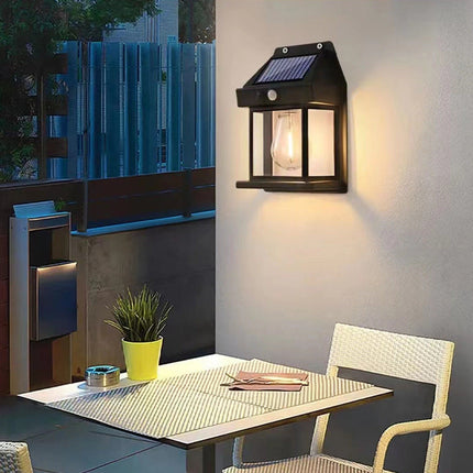Solar vägglampa med sensor